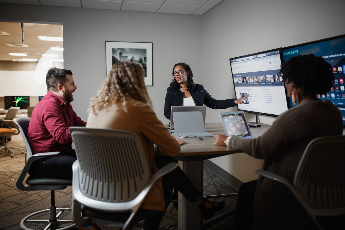 Queens Knight School tweet media