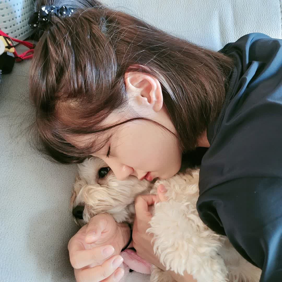 yeoreumtrans's tweet photo. [0806 #yeoreumstagram] 

I can’t be without you!!

#wjsn #yeoreum #yeolmu
#우주소녀 #여름 #열무 https://t.co/3yHBV7mbVz