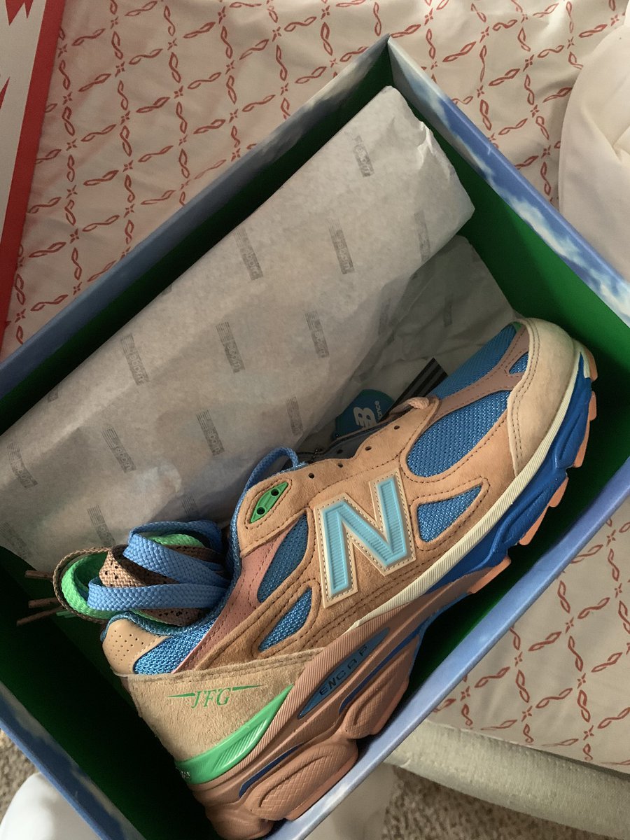 loopstar3's tweet image. Fuck this shoe