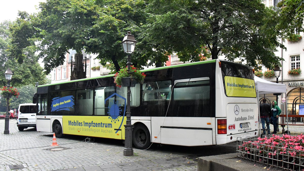 Auch am Wochenende sind unsere Impfbusse für euch unterwegs:
➡️ Samstag, 7. August
 🚌 9-18 Uhr: Stolberg, Netto Duffenterstr. 29
 🚌 9-13 Uhr: Aachen-Eilendorf, Severinusplatz
 🚌 14-18 Uhr: Aachen-Brand, Markt
➡️ Sonntag, 8. August
🚌 11-17 Uhr: Eschweiler, Peek&amp;Cloppenburg