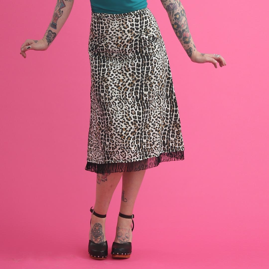 Gwen is the perfect skirt for the transition from Spring to Summer

Plus, who doesn't love a good bit of leopard print?