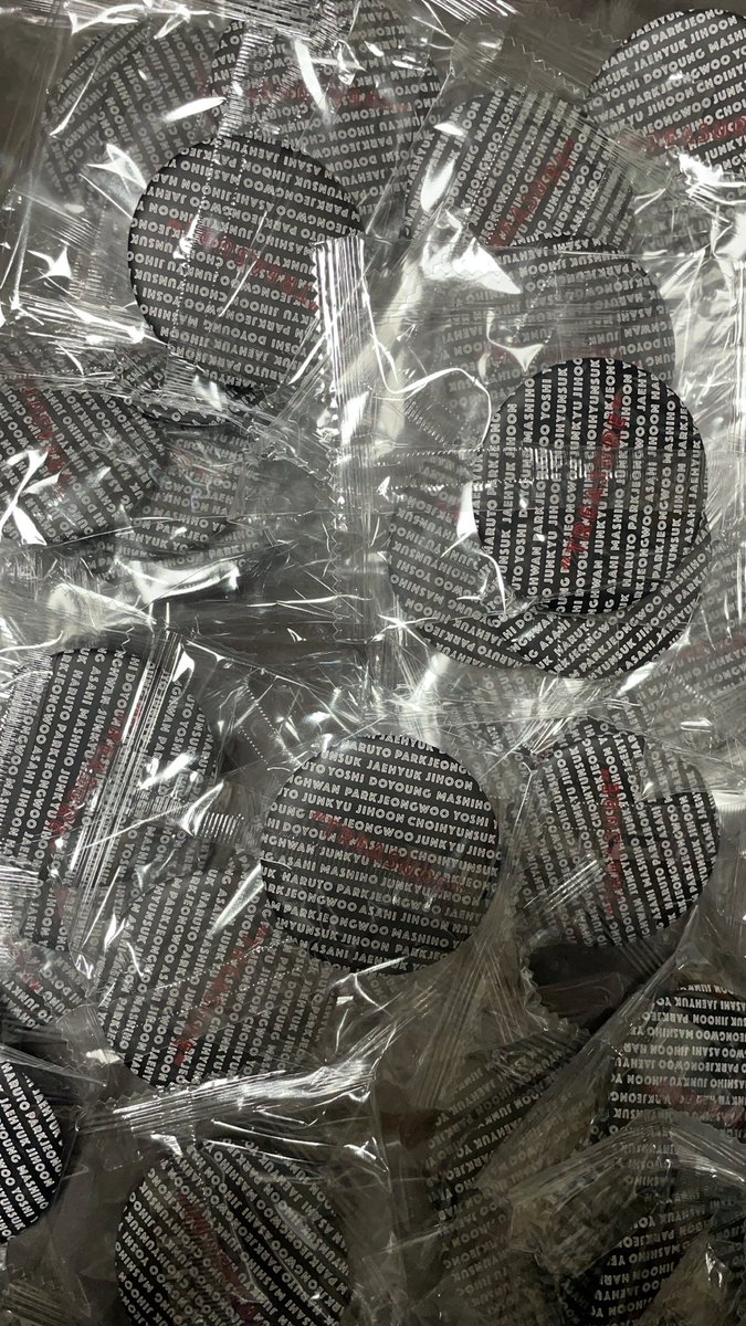 treasuree0807's tweet photo. 💎

• PIN BUTTON PREVIEW

#트레저 #TREASURE
#TREASUREDAY_STEP1 https://t.co/XWeqlpubSu