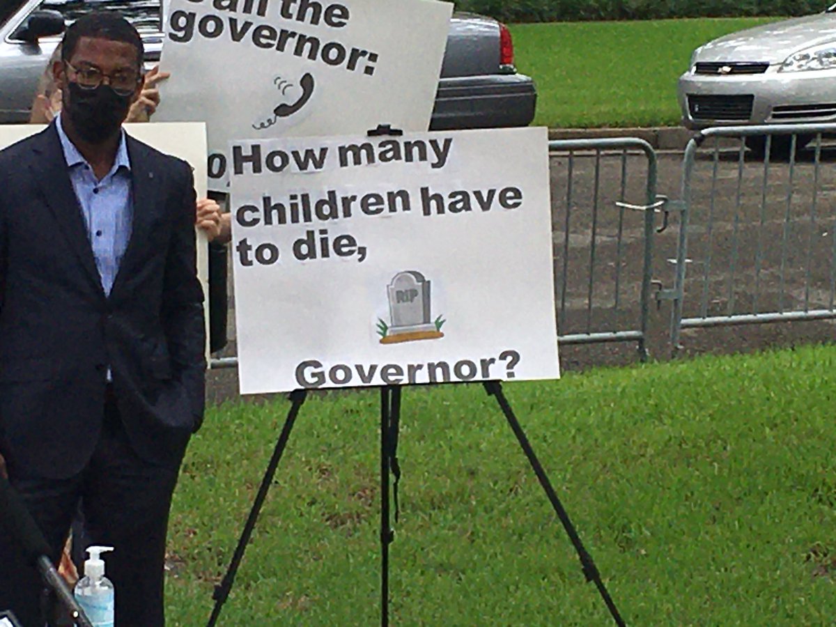 TroyKinsey's tweet photo. “Why does the governor mock our very best health officials?” Dr. Howard Kessler asks outside the Governor’s Mansion this morning, calling on @GovRonDeSantis to reconsider his opposition to school mask mandates. https://t.co/bX7FiJm8Zn