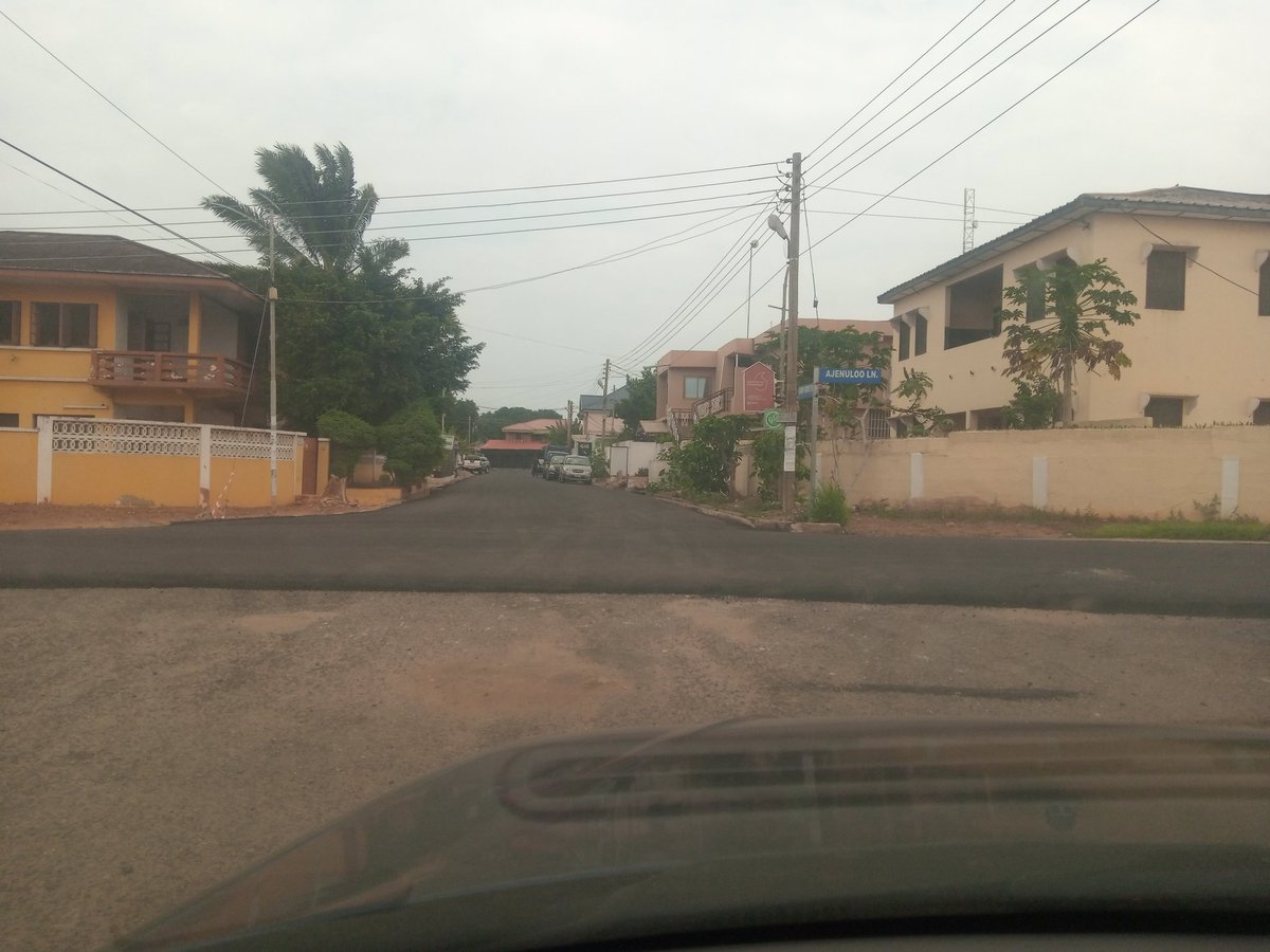 YaoBoni's tweet photo. Asphalt overlaying paa bi this!! Thick!! #Asylumdown #yearofroads @Citi973 https://t.co/QY08jKMhop