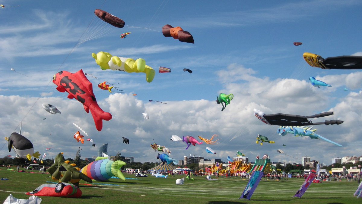 The Portsmouth International Kite Festival is ON! Today and tomorrow the skies above Southsea Common will explode into colour, with displays featuring kites of all shapes and sizes. visitportsmouth.co.uk/whats-on/ports…