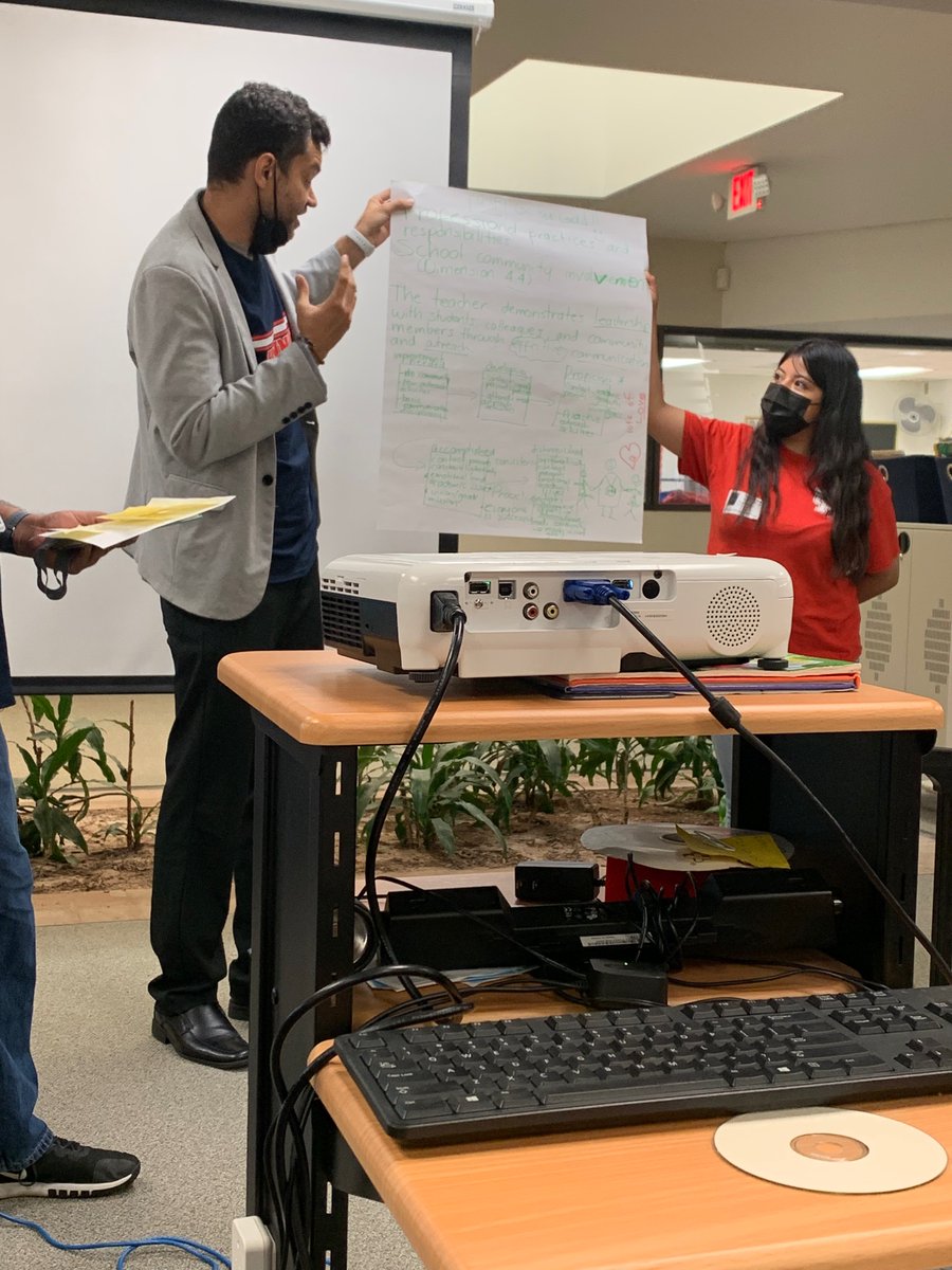 T-Tess Refresher and Collaboration with on of  our great student teachers <a href="/Taniaxo__/">thalia</a> 
#BeTheChange <a href="/KennedyCougs/">Kennedy Elementary</a>