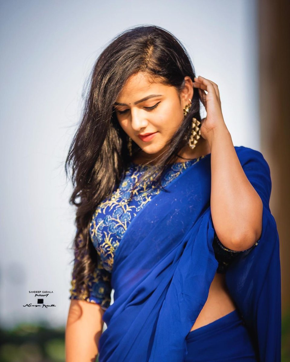 VaishnaviOff's tweet photo. Classy in Blue!🦋 #Vaishnavi #VaishnaviChaitanya https://t.co/Ekz3VhkWlC