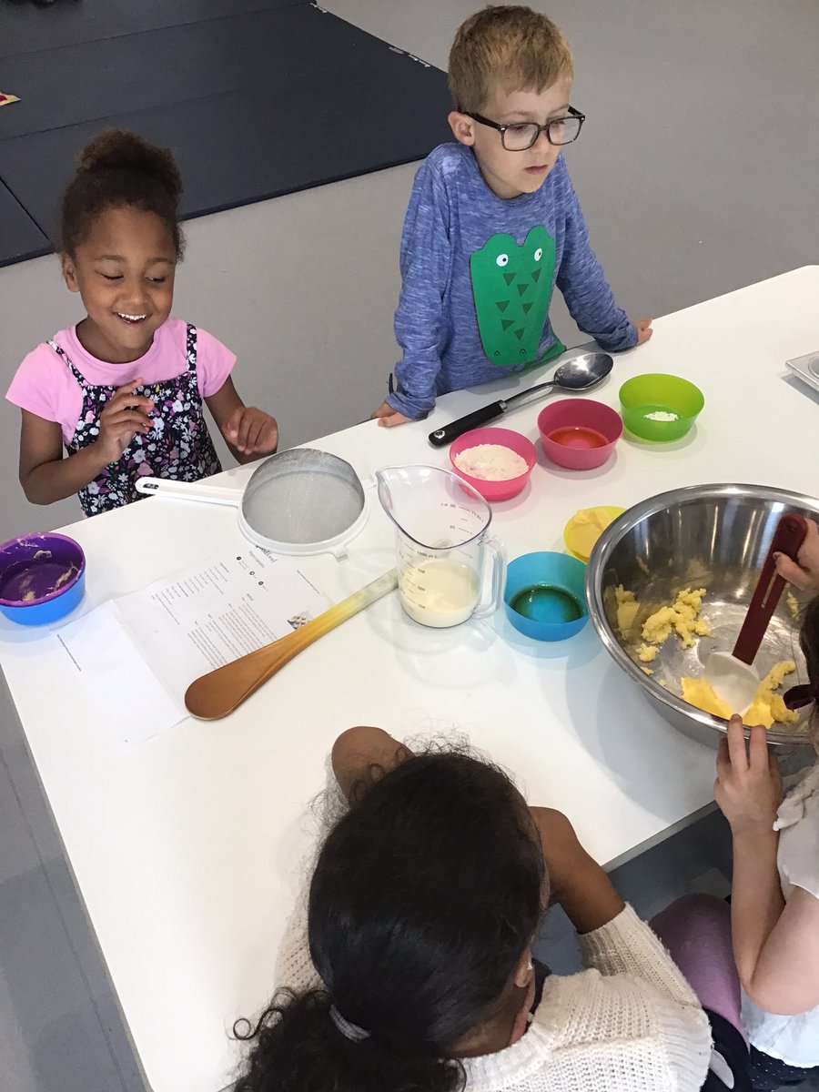 CHPSKidsClub's tweet photo. What a great time we have had so far in #CHPSLKIDSCLUB during the holidays🤸🏻🙈 so many fun and new activities that all the children and staff have thoroughly enjoyed! sports day🥎cupcake making🧁pizza making🍕mini beasts hunt🕷🐞finger painting🎨 stories 📚🧸and SO much more☀️ https://t.co/aycp3PVfZZ