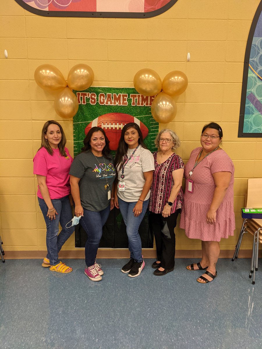 ๐๐๐๐ข๐ฅ๐ข๐ ๐๐ฌ๐๐ฎ๐ญ๐ข๐ (@ms_escutia) on Twitter photo Winners of the scavenger hunt! First grade came to win! <a href="/ortizteach/">Jorge Ortiz</a> <a href="/AldineISD/">Aldine ISD</a> <a href="/lmgonzalez_lisa/">Lisa Gonzalez</a> <a href="/i_mullenax/">Delhi I Mullenax</a> #FalconChampions Winners of the scavenger hunt! First grade came to win! <a href="/ortizteach/">Jorge Ortiz</a> <a href="/AldineISD/">Aldine ISD</a> <a href="/lmgonzalez_lisa/">Lisa Gonzalez</a> <a href="/i_mullenax/">Delhi I Mullenax</a> #FalconChampions