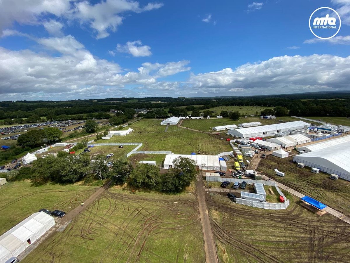 JalsaConnect's tweet photo. Tune into @muslimtv now for the LIVE address delivered by His Holiness, Hazrat Mirza Masroor Ahmad (aba) from #JalsaUK. 

Watch now: https://t.co/Gmdy4gonAP 
#JalsaConnect https://t.co/5QLMmXTfdi