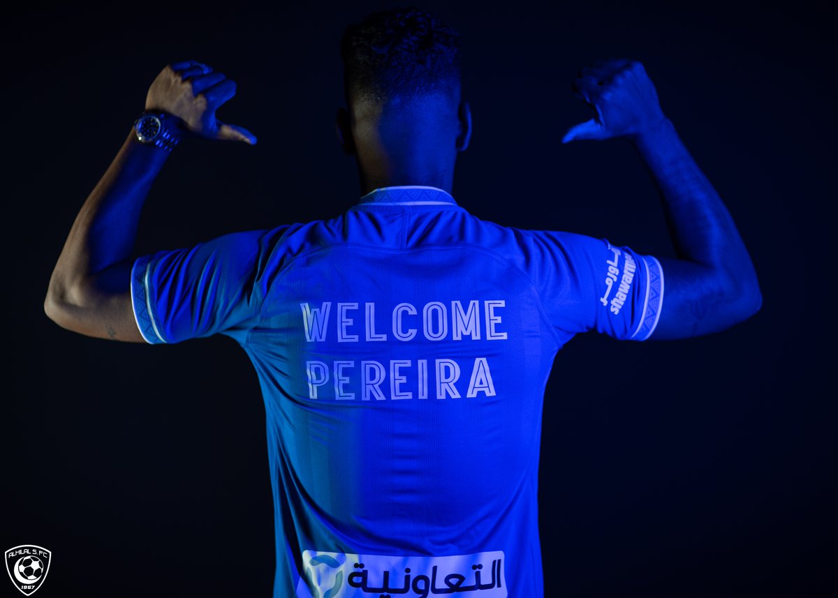 Alhilal_EN's tweet photo. 📸 In haste repentance, in caution there is Matheus Pereira 👍🏻😍
#PEREIRA_Hilali 
#AlHilal 💙 https://t.co/8wFI9UJl4T