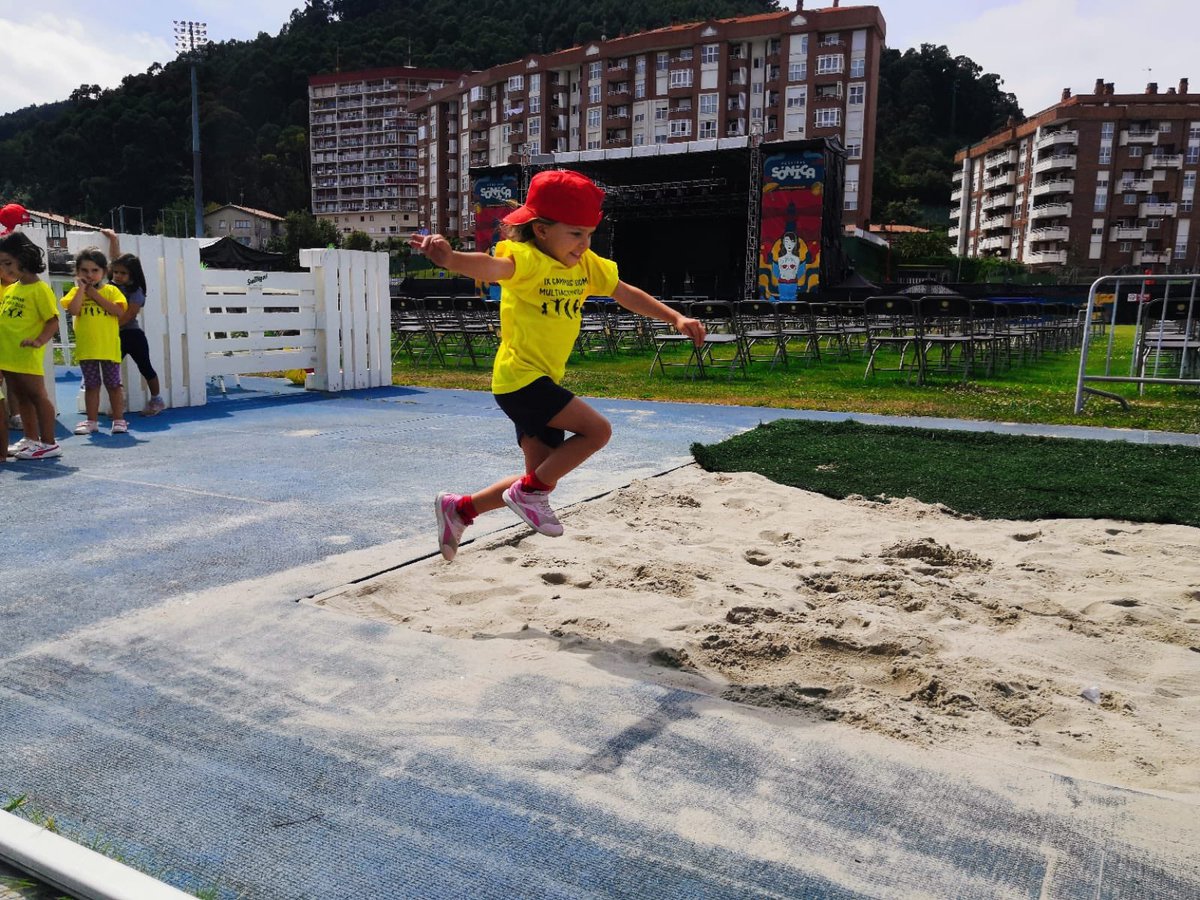 AtleticoCastro's tweet photo. 🔸 Finalizados los primeros Juegos Olímpicos de #Riomar 2️⃣0️⃣2️⃣1️⃣ 🔸
¡MUCHAS GRACIAS A TODXS POR VUESTRA ENTREGA! 🙌
Hasta la semana que viene 👏🏼👏🏼
#campus #Multiactividad #verano #castrourdiales #actividades https://t.co/SQ80Mx6pYq
