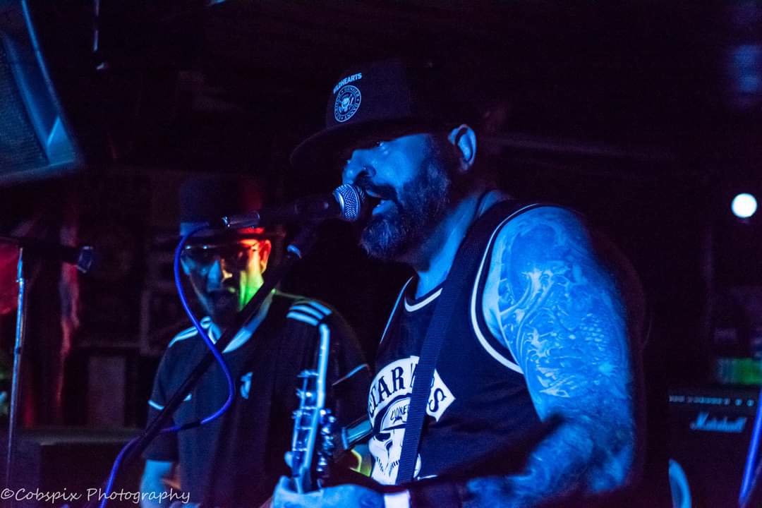 Cobspix_photo's tweet photo. Gigs are back, and so am I. Give me a shout if you need a gig photographer ๐ธ๐๐๐ค
#squarewild #rock #livemusic #photography #LiveMusicIsBack https://t.co/ldPKzHh1Rs