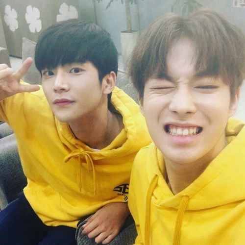 LDWLOOKS's tweet photo. Happy birthday, Kim Rowoon!✨💛
#HAPPYROWOONDAY 
#짱강아지_로운이의_생일을_축하해 
@KRWLOOKS https://t.co/gTmz8x1Keg