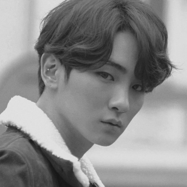 KIBUMLOOKS's tweet photo. https://t.co/SRRNxzdph8