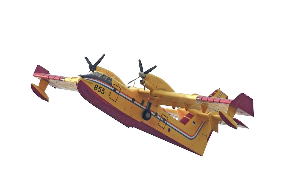 MORH_OSRH's tweet photo. Ministar Banožić: Canadair HRZ-a uputili smo u 🇬🇷 pogođenu katastrofalnim požarima.
Drago mi je da 🇭🇷 i naši iskusni piloti mogu pomoći. https://t.co/NG9fhc7eoC