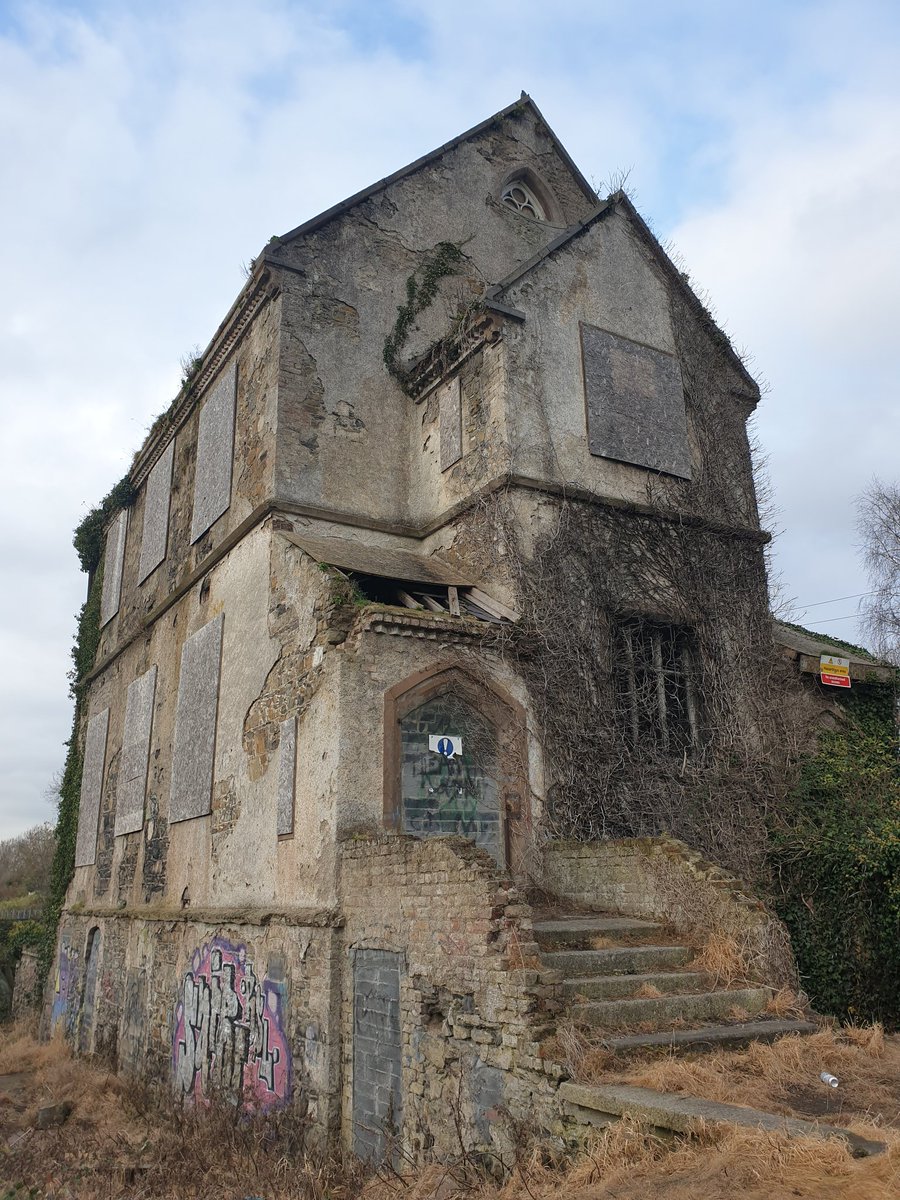 @Fingalcoco @HeritageWeek @FingalHeritage Here you are, the neglected and unprotected 'School of Spite', old Porterstown national school beside
 #royalcanal #greenway #Clonsilla #dubw #blanchardstown
@FingalHeritage