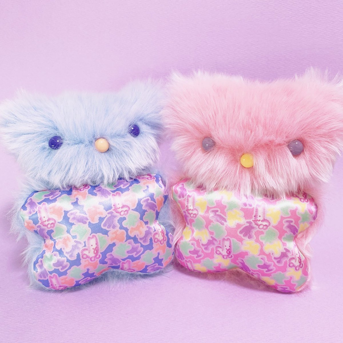 ヌトグラン 個展 ヌミヤゲヤ ぬいぐるみ作品 ハイカラモモンガ お腹でオシャレを楽しむ陽気でハイカラなモモンガ さんたち 空を飛ぶとき一番目立つところだから 一番気合を入れたい とのこと 柄部分は全て新作のオリジナル