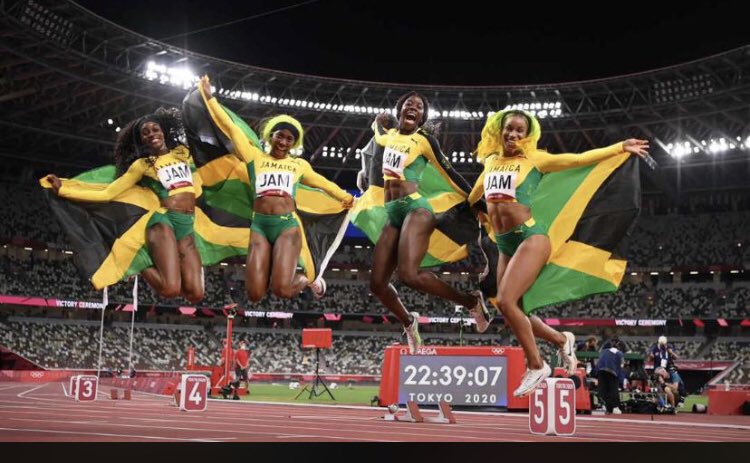 _fiireflyy's tweet image. Briana Williams 🤩thats the post😩🇯🇲 WATCH GREATNESS😍😍 CONGRATULATIONS LADIES ANOTHER GOLD TO TAKE HOME 😩🥇 HAPPY INDEPENDENCE DAY JAMAICAAAA🇯🇲🇯🇲