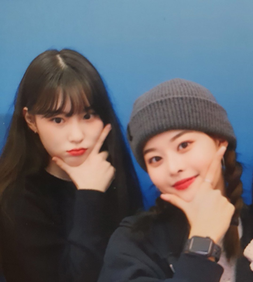 giyomwo's tweet photo. 너무 뒷북인데 ... 
이두명을 티비에서 보는게 좀 행복하네... 사랑해료... 🤍 https://t.co/HFNImHMc9T