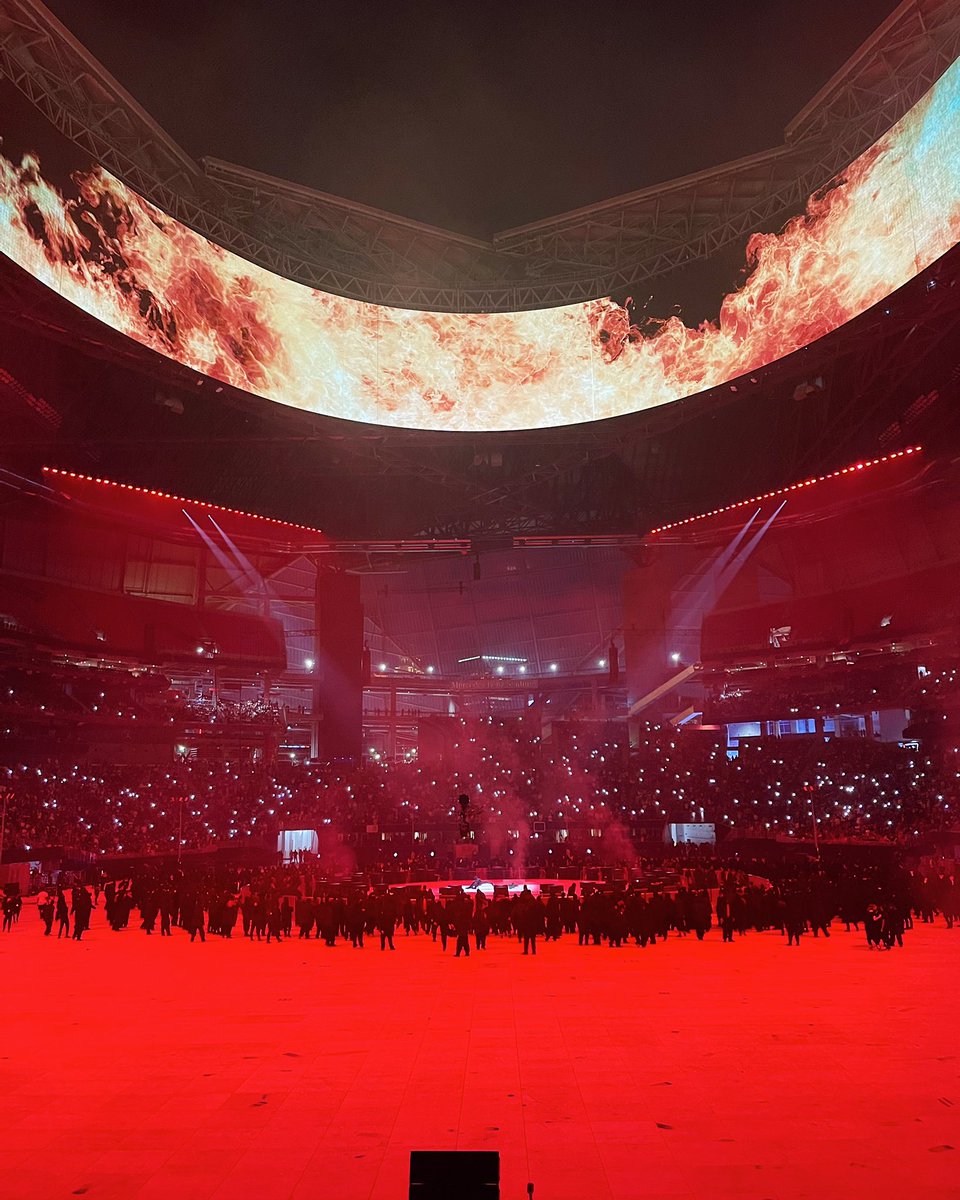 NikonPapi's tweet image. DONDA 🔴🙌🏾

That view from the front row hits different 🔥👌🏾🥲… this show was something special. Thank you, @kanyewest 🙏🏾
