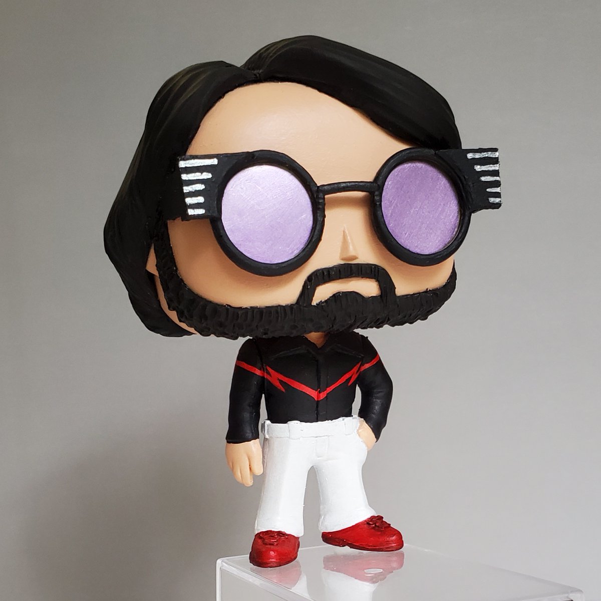 Nez's iconic look from the music video Cruisin'!

We worked with custom Pop! artist Simian1 to create this vinyl figurine of Nez exclusive to Videoranch! 

Michael Nesmith signs and personalizes each Pop!'s Videoranch-exclusive box.

Only 6 available!

videoranch3d.com/mm5/merchant.m…