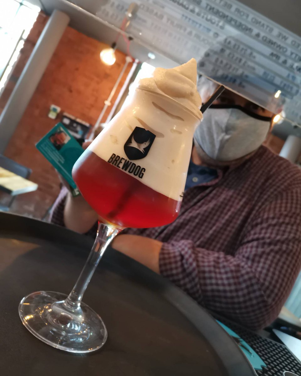 🤔Slushy beer for slushy weather.. Or something like that.🤔

🍨One of our EFPs Mark is definitely going to enjoy this Double Strawberry Ice Cream Pale from the minds of Buxton and Omnipollo!🍨

🍻Cheers, Mark!🍻

#brewdog #leeds #efp #strawberry #icecream #pale #slushy