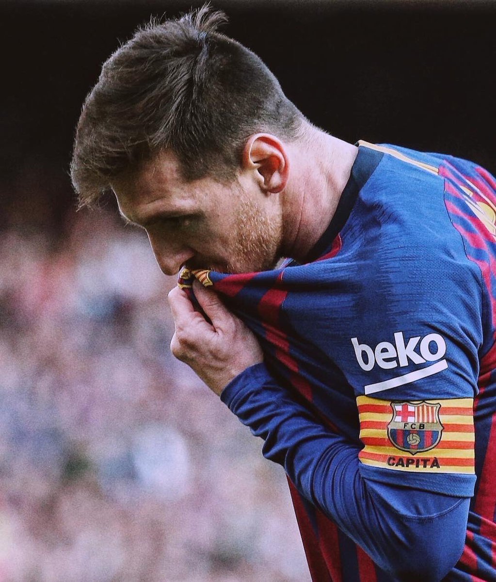 javisentis's tweet photo. #MESSI #D10S #Gracias 💙❤💙❤ https://t.co/wGIDisniOD
