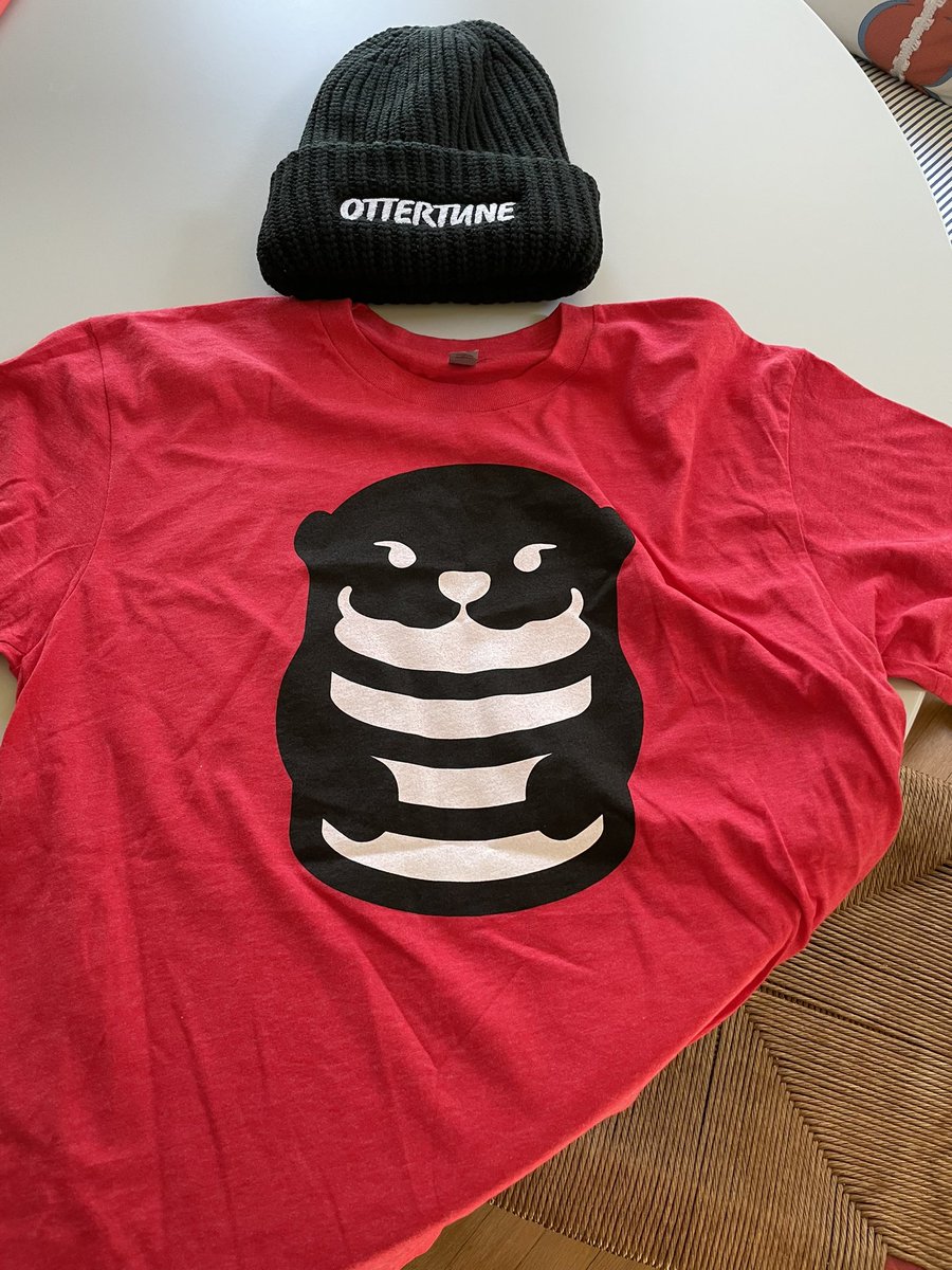 Making a fashion statement while also seamlessly optimizing your database fleet. Thanks for the gear <a href="/OtterTuneAI/">OtterTune</a>! /cc <a href="/andy_pavlo/">Andy Pavlo (@andypavlo.bsky.social)</a>