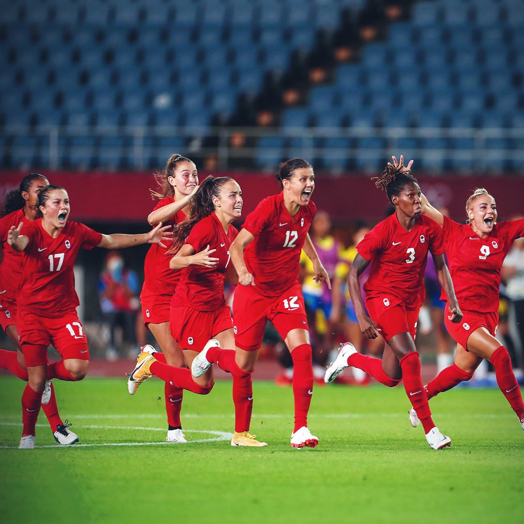 TSN_Sports's tweet photo. WHAT A RUN FOR CANADA. 🇨🇦 https://t.co/6mU6owHGvj