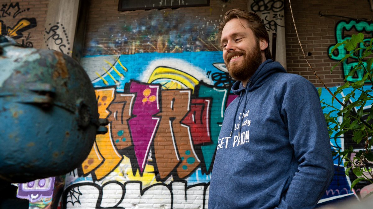 DavidLabowsky's tweet image. Friday special stream! We are bonushunting tonight with our special guest @spintwix ! Grab your snacks, buddies and hop on your favourite chair! #FridayVibes #bonushunt #davidlabowsky #spintwix