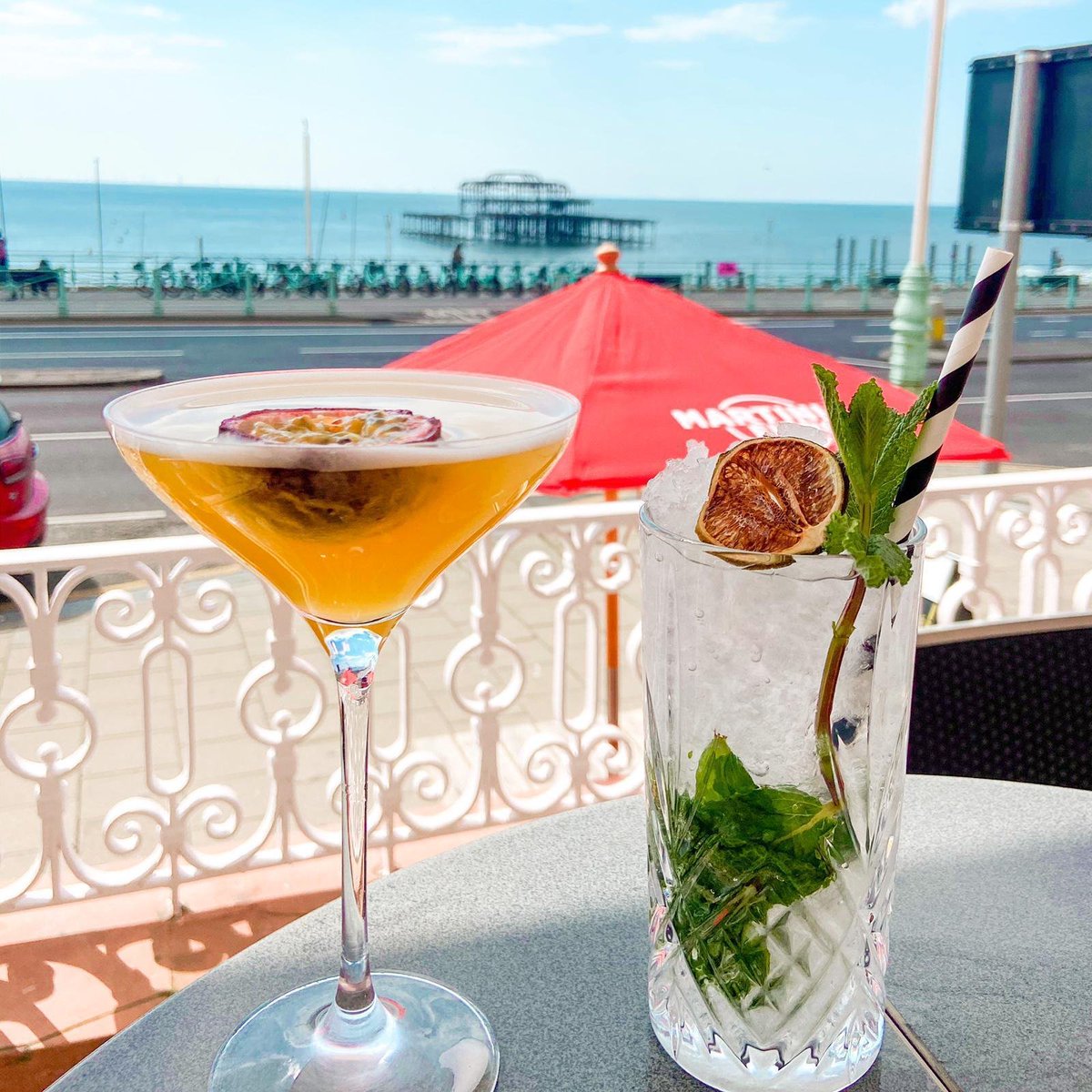 Make the most of the sunshine ☀️ and pop into the Metropole Bar for a chilled after work drink on the terrace. We have ice cold beer, cocktails or an array of wines. Cheers 🍻 #summertime #alfrescodining