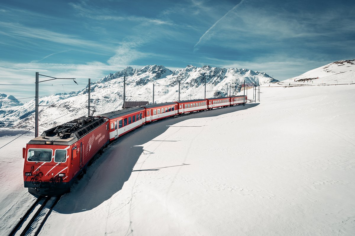 Did you know that cross-country skiers travel to their competitions by shuttle train?

From Andermatt, the students will travel to their competitions in a shuttle train to Realp. Meanwhile, the athletes can relax and enjoy the unique panorama. 

<a href="/mgbahn/">Matterhorn Gotthard Bahn</a> <a href="/FISU/">FISU</a> @ilovelucerne