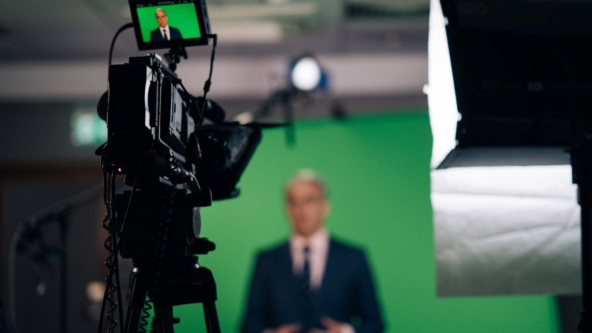 Biophorum's tweet photo. We've been filming in Oxford!

Thank you @PicHouse_Films for bringing it all to life. 🙂 🎥

#BioPhorum #biopharmaceuticals https://t.co/ibiGq5kiYn