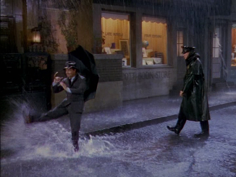 jl_lambert's tweet photo. .
Un Défi : trouver une scène mythique, autre que celle de #Chantons sous la #Pluie !
Il faut que ce film soit mis #HorsConcours !
. https://t.co/Oo4WvpkAdP