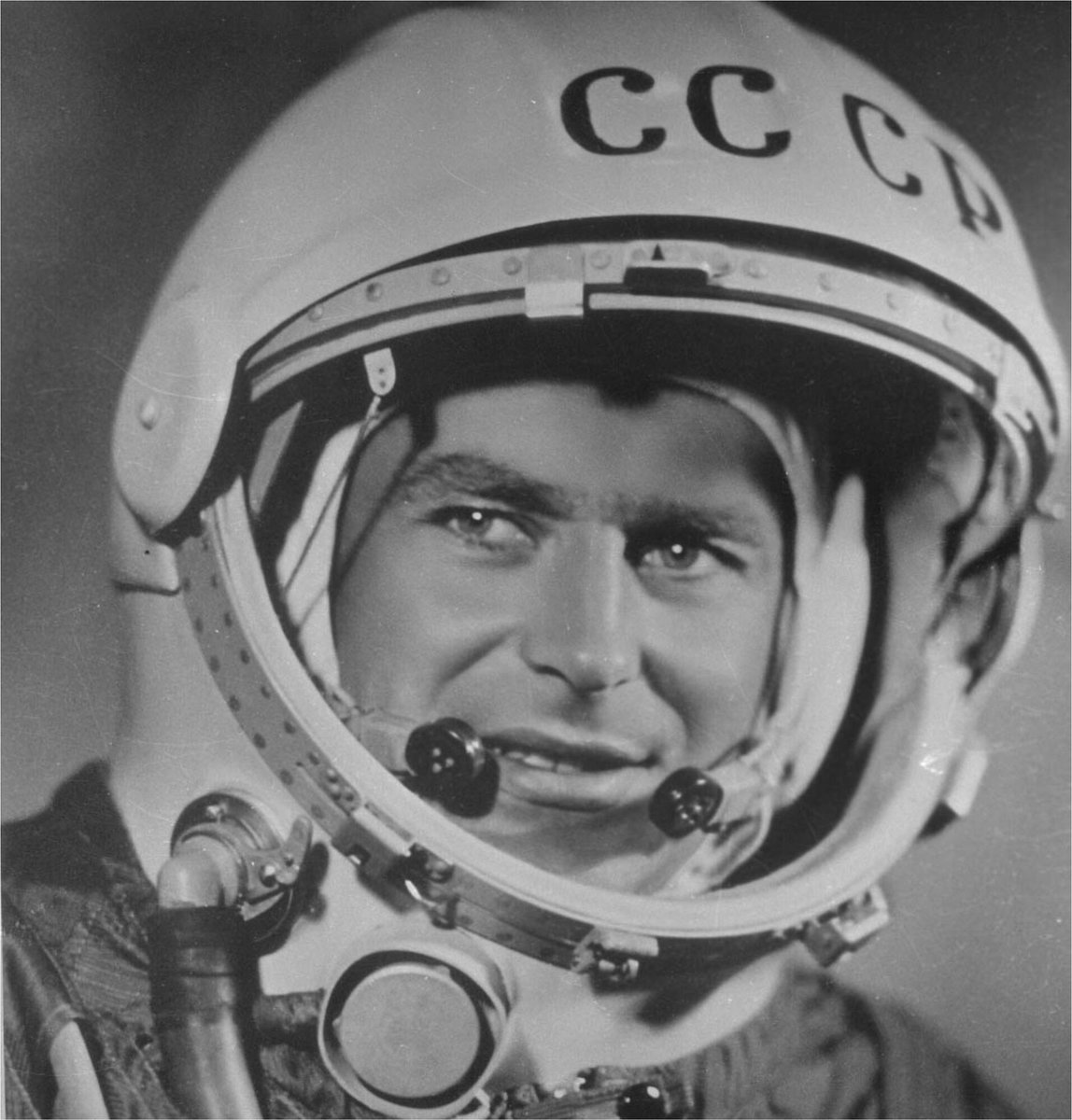 planetarium_mos's tweet photo. 60 лет второму полету человека в космос 🚀В этот день в 9:00 по московскому времени на космическом корабле «Восток-2» Герман Титов поднялся на околоземную орбиту и провел на ней 25 часов 18 минут, облетев Землю 17 раз. 7 августа 1961 года космонавт возвратился на Землю. https://t.co/cBkrADFfhL