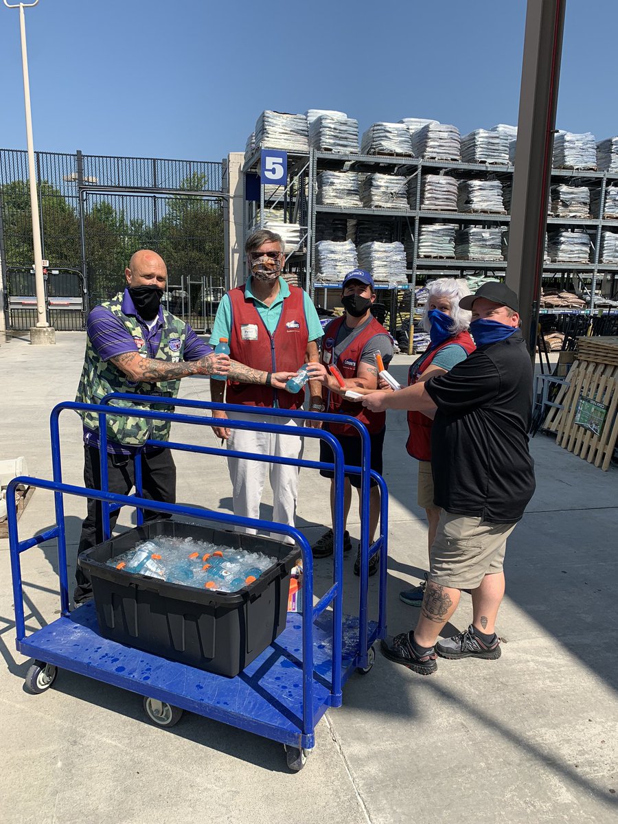 Joe Costello (@jcostello74) on Twitter photo Showing our Team some appreciation today in the hear. DS Suzan and MSM Mike assisting with handing out Gatorade, Ice Pops, and Ice Cream Sandwiches <a href="/WileyLorena/">lorena wiley</a> <a href="/DamonBennettR7/">DBennett</a> <a href="/ilovetheproces1/">Ronaldo Brown</a> @PBurgPat1 <a href="/DaniPedullaHR/">Danielle Pedulla-Hasz</a> <a href="/DonnaSASM/">Donna Wats</a> #allin <a href="/LowesRegion7/">Region 7</a> #pburg1590 Showing our Team some appreciation today in the hear. DS Suzan and MSM Mike assisting with handing out Gatorade, Ice Pops, and Ice Cream Sandwiches <a href="/WileyLorena/">lorena wiley</a> <a href="/DamonBennettR7/">DBennett</a> <a href="/ilovetheproces1/">Ronaldo Brown</a> @PBurgPat1 <a href="/DaniPedullaHR/">Danielle Pedulla-Hasz</a> <a href="/DonnaSASM/">Donna Wats</a> #allin <a href="/LowesRegion7/">Region 7</a> #pburg1590