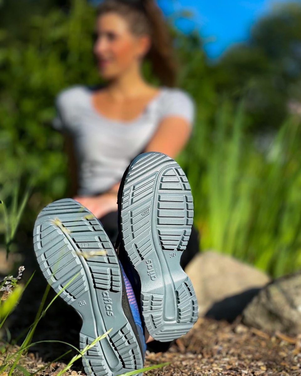 Strohmeier_Tech's tweet photo. Mit Powe durch deinen Arbeitstag? 🧐 Dann ist der GX160 genau das Richtige für dich. 👆

Unsere Atlas WOMEN'S FIT Sandale mit der besonderen Damen-Passform ist dein idealer Begleiter im #Sommer. Dank des MESH-Obermaterials mit der integrierten Clima-Zone bleibt dein Fuß trocken. https://t.co/V7AZc0EugK