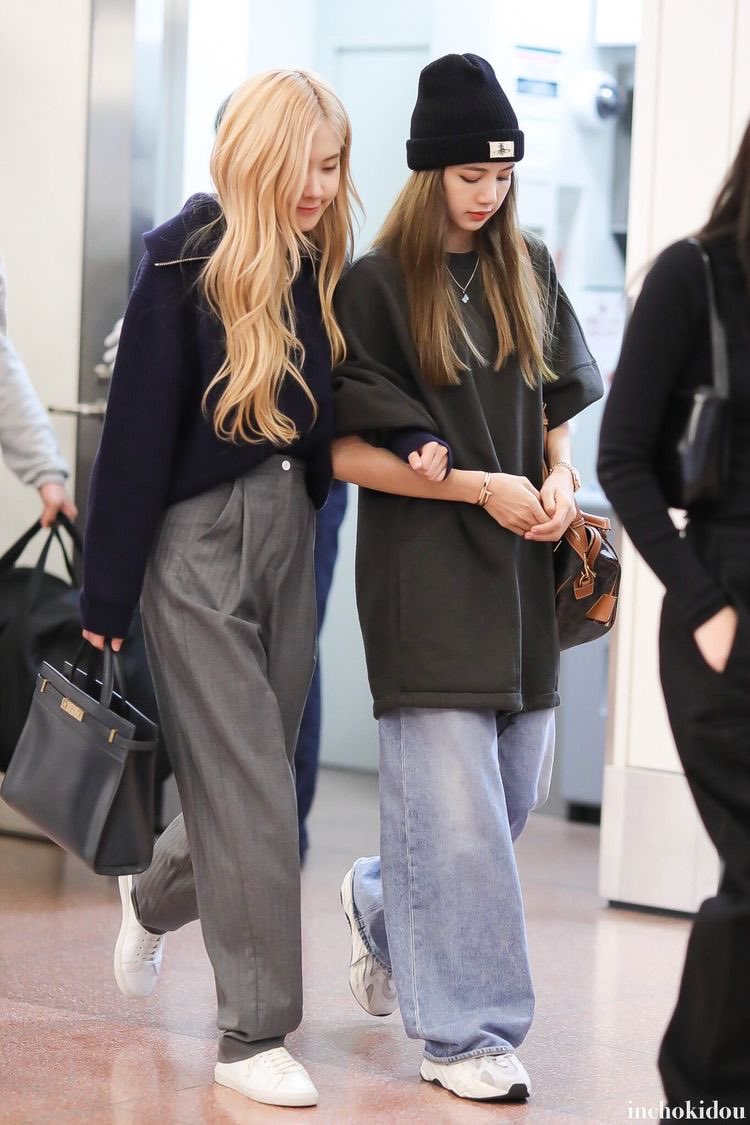 loveselovese's tweet photo. just match : seven
ฝากด้วยค้าบบบบ😘
#chaelisa #lichaeng #lichae #jensoo #ficblackpink #แชงลิซ #ลิซแชง #เจนซู #justmatch
👇🏻
https://t.co/VEFrMTLls5
👆🏻 https://t.co/Ll3OuDugue