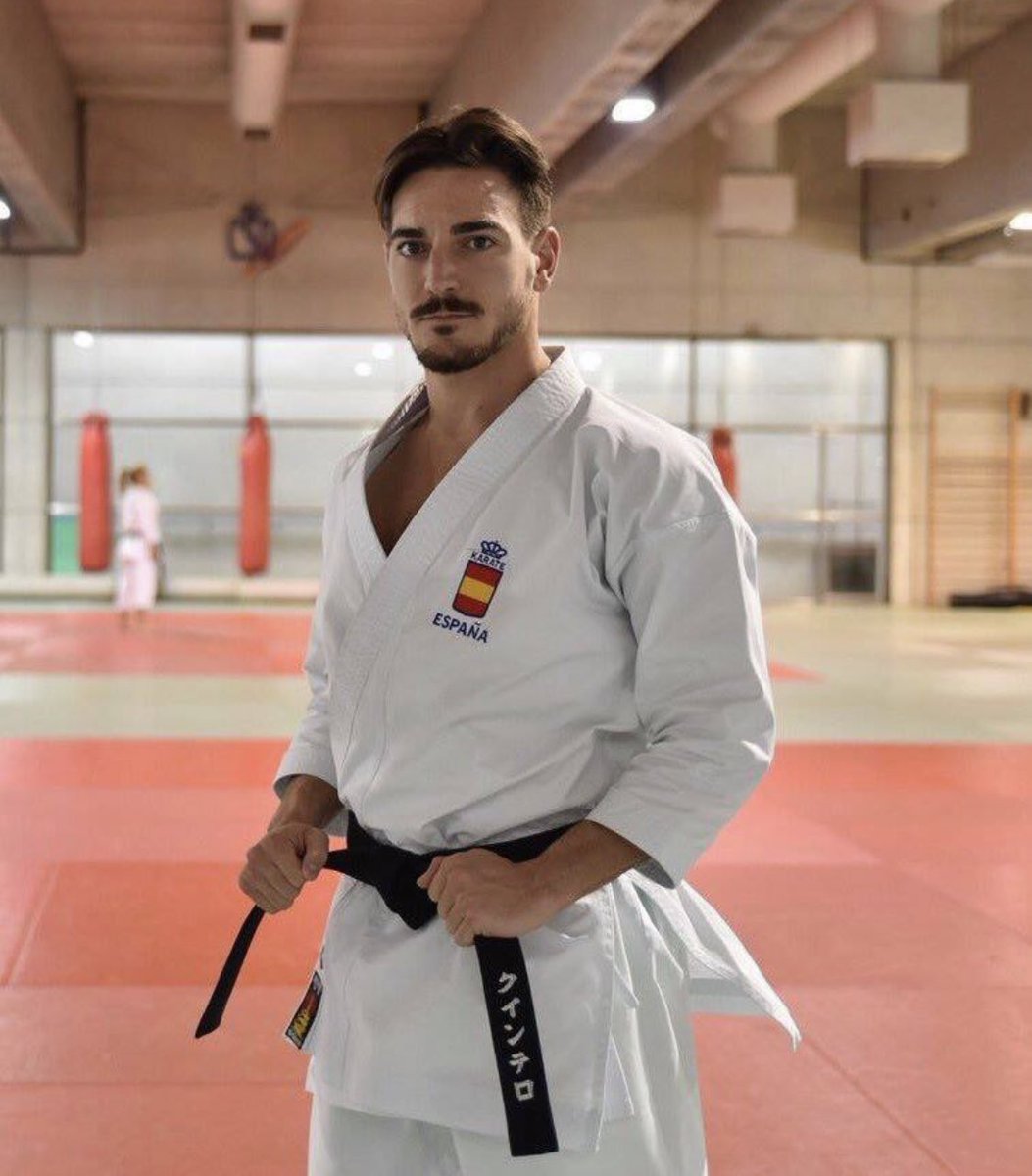 空手男子形銀メダルのダミアン キンテロ選手 顔があまりにもかっこよすぎる 俳優かと思った 閃ハサに出てたよね Togetter 空手男子形銀メダルのダミアン キンテロ選手 顔があまりにもかっこよすぎる 俳優かと思った 閃ハサに出てたよね Togetter
