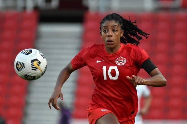 Congratulations to <a href="/AshleyLawrence/">Ashley Lawrence</a> Mayfield Grad and Canadian women’s Soccer Olympic 🥇. #MayfieldProud <a href="/PeelSchools/">Peel District School Board</a> <a href="/CaledonNews/">CaledonEnterprise</a> <a href="/BmptGuardian/">Brampton Guardian</a>