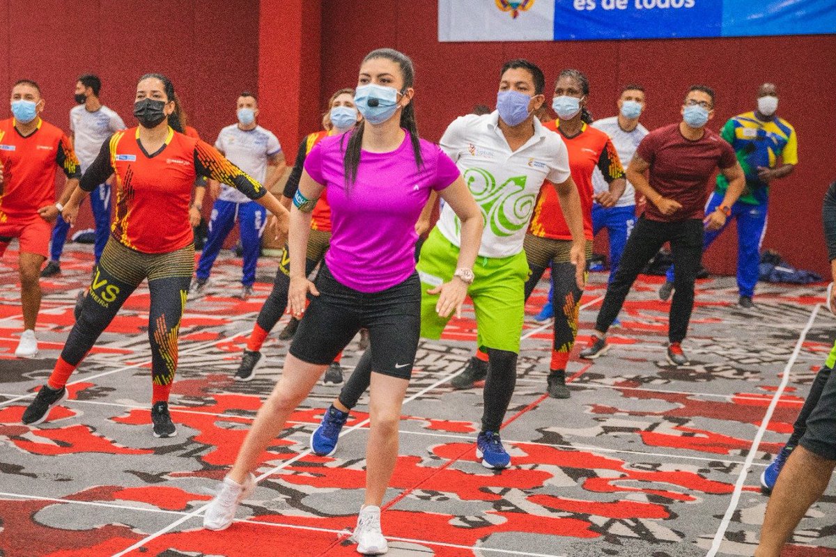 MinDeporteCol's tweet photo. #MásColombianosQueNunca | Con nuevas tendencias para la reactivación de la actividad física en Colombia, se inicia el tercer día del Curso Nacional Teoricopráctico de Actividad Física Dirigida Musicalizada segunda edición. #IXCursoAF https://t.co/Bp0cXWjk2B