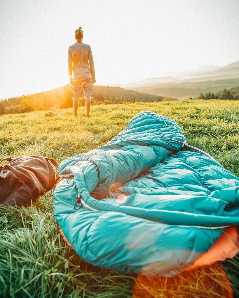 Das Wochenende steht an und viele nutzen die Gelegenheit um neue Dinge zu erleben, spannende Orte zu erkunden und die Natur zu genießen.🏕⁠
⁠
Dank der innovativen DownWool Isolation in unseren Schlafsäcken hast du den idealen Begleiter für dein nächstes Abenteuer! 🐏🏔⁠
