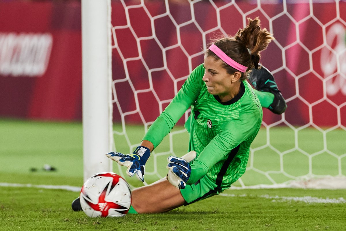 What about the Olympic Champion performance from <a href="/stephlabbe1/">Stephanie Labbé</a>? #CANWNTGold