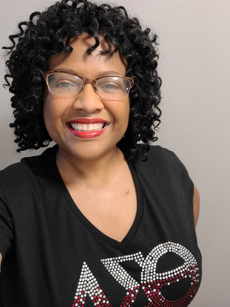 NoelleTrentPhD's tweet photo. Joining conference chair @OEatonMartinez in repping my Sorority, THE ILLUSTRIOUS @dstinc1913 @MemphisDST #AAAM2021 #AAAMD9 #DST1913 #MACmade https://t.co/tMTTClkCay