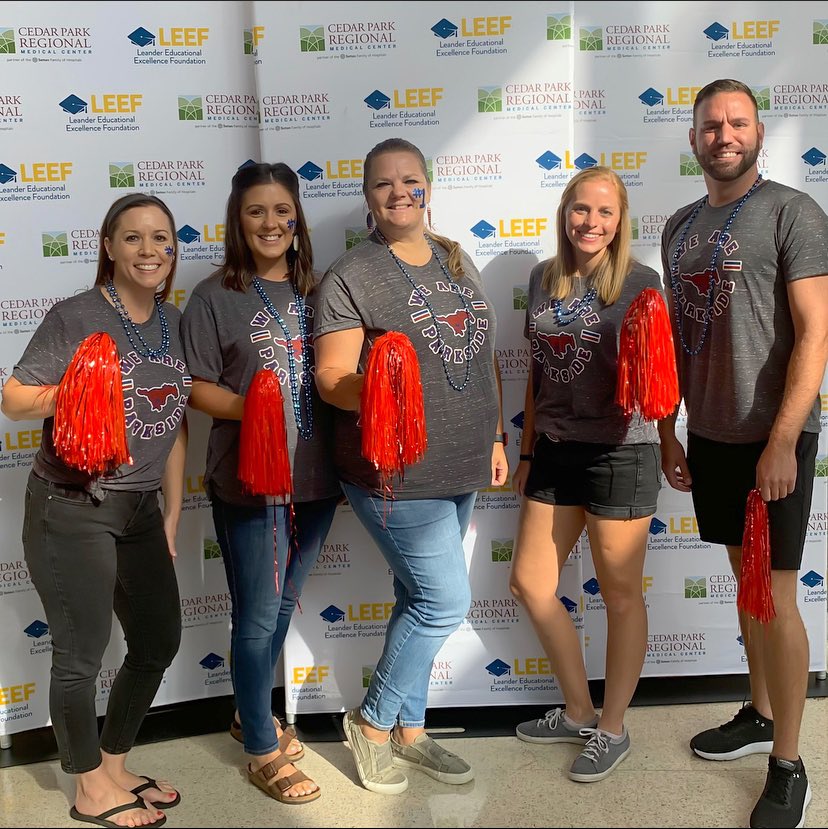BethBarrVol's tweet image. Could not be more excited about starting a new year with a new team! Here’s to 4th grade with 6 new friends and teammates! (Missing 2 here!) #ParksideDreamTeam #LISDConvocation21 #1LISD