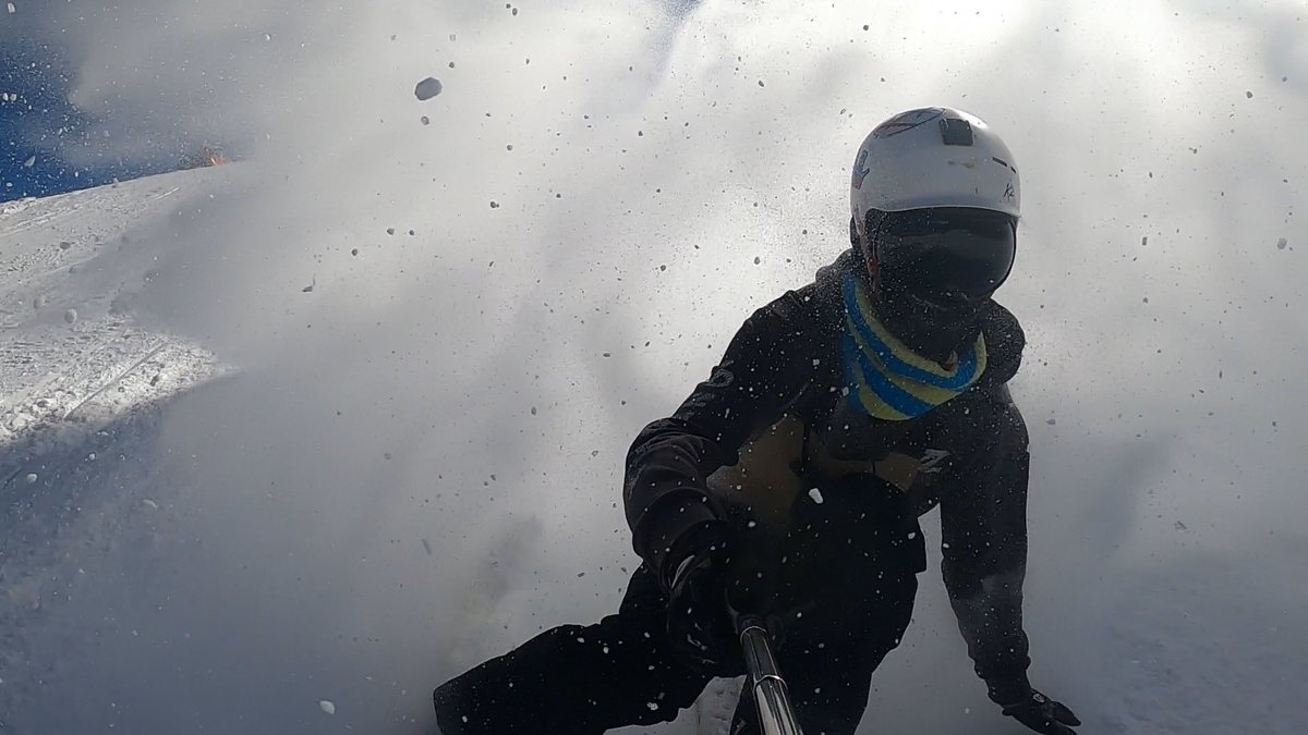 Hello weekend, you beauty. This is a pit stop for your last picture from the slopes!

We hope you’ve taken full advantage of the ski season 
⛷