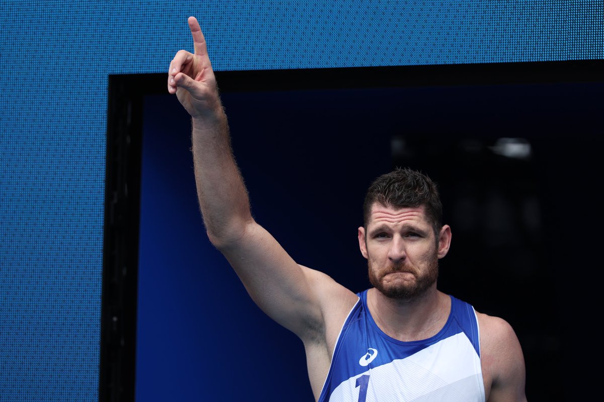 In french we say, "GARÇON, UN CAFÉ !" 

Start training for #Paris2024 😉

#Tokyo2020