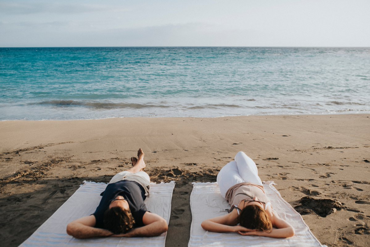 сейчас релакс. обложка релакс фм. девушка в спа салоне. сейчас релакс. место море.