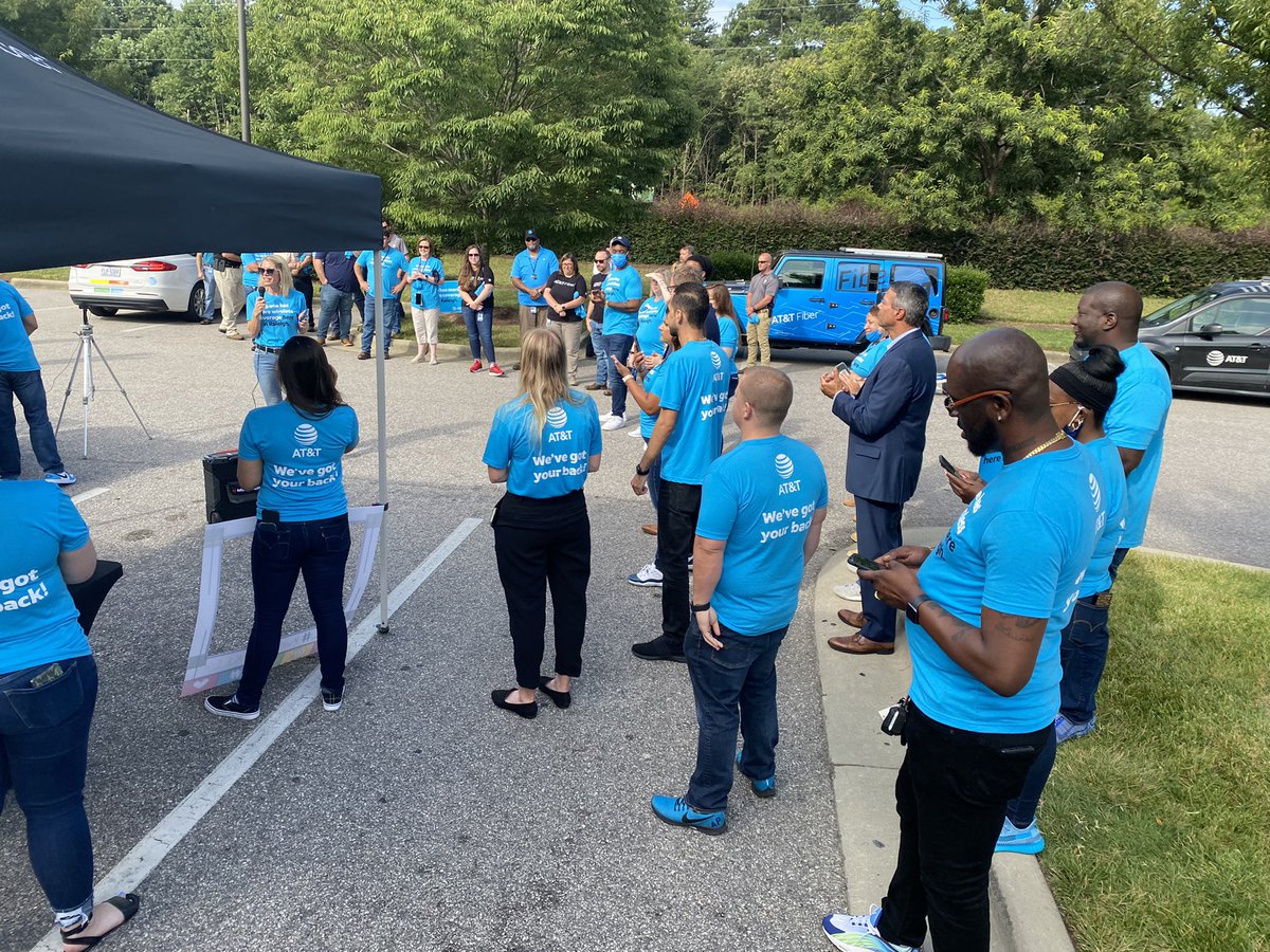UrFavGreenleaf's tweet photo. What a great time in Raleigh! Led by our fearless leaders @404girl and @jerryfornwalt! We are ready to #RallyAroundRaleigh!  One big #Family @Rally4Raleigh @MASUnitedTeam @ConnectwithCV https://t.co/4PFY3DHOUI